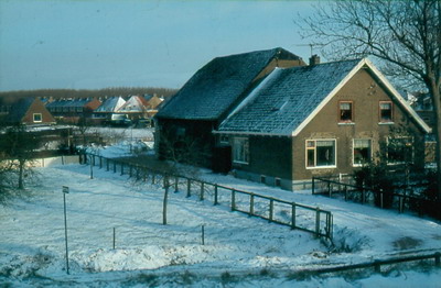 De boerderij van Van Noordt aan de Albrandswaardsedijk in 1979.