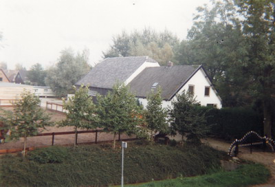 Poortugaal 3200. De boerderij van Van Noordt aan de Albrandswaardsedijk 1995.